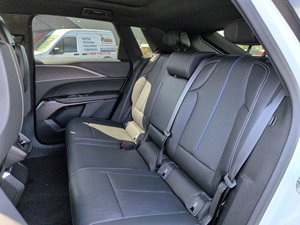 Cadillac LYRIQ 2025 d'occasion, propre, luxe, électrique, transmission intégrale - Product Image 6