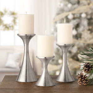 Nouveau Lot de 2 Bougeoirs Piliers en Métal Argenté 2025 pour Décoration Écologique Maison, Mariage et Noël - Product Image 6