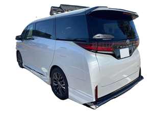 Sedán Mediano de Lujo 2025 en Oferta |   Auto de 2.0L Gasolina/Híbrido, 4 Puertas y 5 Asientos |   Modelos Fabricados en China para Exportación - Product Image 2