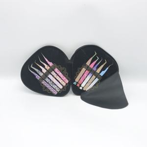 Nouvelle conception, 10 pinces à épiler en acier inoxydable en forme de cœur, durables, pour extensions de cils, avec étiquette et emballage personnalisés - Product Image 1