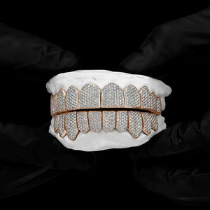 Hip Hop Personality Grillz Teeth Top Bottom Set con VVS Clarity Moissanite Diamond Iced Out Custom 14kt White Gold Grillz - Product Image 4