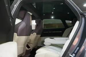 VOITURE D'OCCASION 2025 AVA-TR 12 Faible Kilométrage Automatique Toit Panoramique Feux LED Feux Diurnes LED 6 Places Prête à l'Expédition - Product Image 6