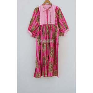 Robe midi en coton à imprimé floral - Col profond, robe décontractée pour la journée, respirante, taille XS, conçue sur mesure pour les loisirs, offre ODM - Product Image 1