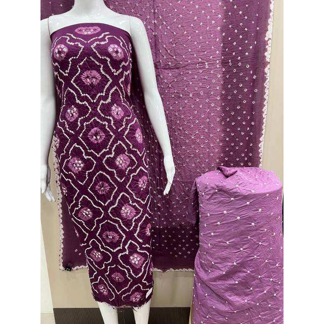 สีแดงม่วง