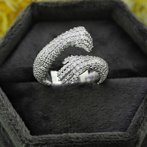 Aretes de Mujer Adornados con el Brillo de Plata de Ley 925 y Diamantes Moissanite con Claridad VVS - Product Image 4