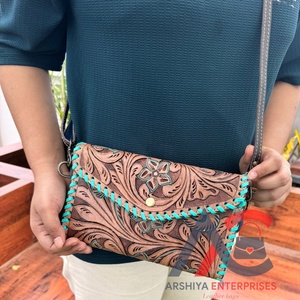 Nuevo bolso de mano de cuero con pelo occidental para mujer, bolso de mano de cuero genuino con borlas, bolso de mano de piel de vaca tostada con herramientas florales - Product Image 1