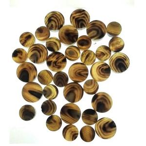 Materia Prima Artesanal de Botones de Cuerno de Búfalo Natural Hechos a Mano - Product Image 2