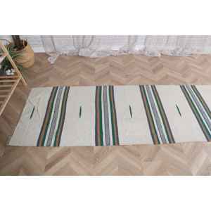 Alfombra Vintage de 2.7x11.8 pies, Alfombra Turca de Lana Ikat Blanca y Verde - Product Image 5