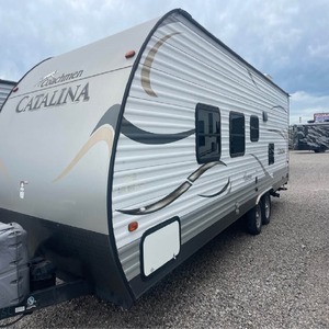 Clean Coac-hman Pastiche Mini Travel Trailer Capacité de couchage pour 4 personnes de qualité supérieure en stock maintenant avec - Product Image 3