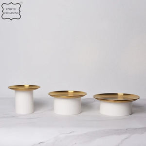 Plateau de service en métal rond décoratif de luxe écologique à fond plat en acier inoxydable avec plaque en cuivre et or - Product Image 5