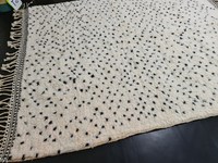 Bestseller Modernes Design Polka Dot Schaf Wollte ppich Schwarz-Weiß Berber Marok kanis cher Teppich Hand gefertigter Teppich zum Fabrik preis