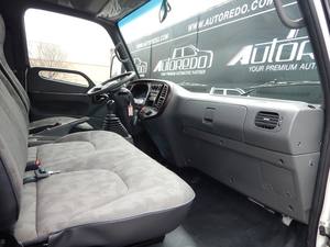 Camión Volquete Hyundai HD65 3.9 L Blanco 2025 para Carga con Transmisión Manual, Ruedas de Acero, Motor Diésel y Asientos de Tela - Product Image 6