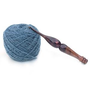 Ensemble de 7 crochets ergonomiques en bois de rose et résine époxy faits à la main Aiguille à tricoter Taille personnalisée Poignée 3mm à 16mm - Product Image 1
