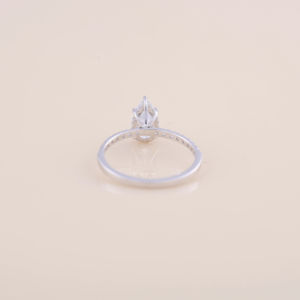 Bague de fiançailles en diamant de laboratoire taille poire 1,02 carat, en or blanc, rose et jaune 14 carats, avec pavé, pour mariée - Product Image 4