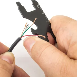 Bucksport Gadget Personalizzati: Strumento Multifunzione per Portachiavi e Moschettoni - Promozione - Product Image 2