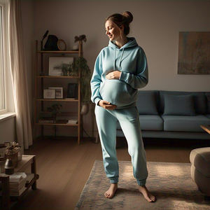 Conjunto Deportivo de Maternidad para Mujer, Corte Regular, Invierno, Estampado, Sudadera con Capucha y Pantalones Deportivos de 440 GSM - Product Image 2