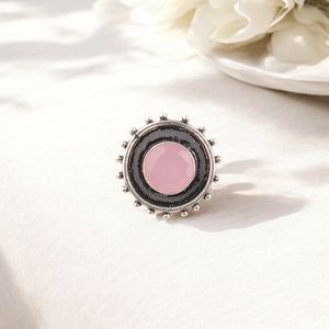 Bague en argent sterling oxydé avec pierre précieuse ovale sertie à griffes, fabrication artisanale, élégante, certifiée IGI pour femmes - Product Image 1