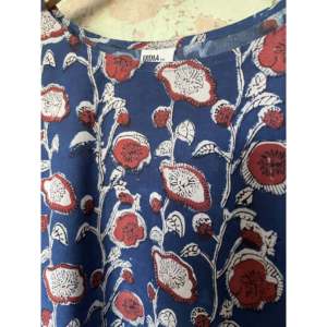 INDIGO VINE Ajrakh Top en Chiffon Taille Unique Imprimé Floral Tissu Viscose - Product Image 6