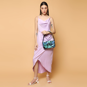Borsa con perline artigianale fatta a mano | Borsa con perline con ricamo astratto con vista sull'oceano - Product Image 1