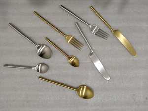 Ensemble de couteaux de couverts en acier inoxydable or mat de luxe pour le bureau et les fêtes - Product Image 4