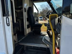 Isuzu Re-ach LHD d'occasion 2013 - Product Image 2