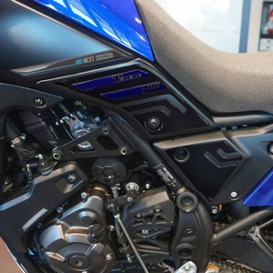 Adesivi Protettivi Laterali 3D Personalizzati per Serbatoio Compatibili con Yamaha Tenere 700 2023 - Product Image 1