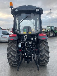 Tracteur agricole compact Lovol M504 noir 4x4 haute productivité avec composants essentiels du moteur - Product Image 5