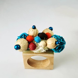 Porte-serviette en bois élégant avec perles colorées pour décor de table bohème événements de mariage charme de salle à manger d'hôtel - Product Image 1