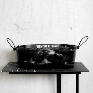 Porte-bouteille de vin en résine pour décor de mariage et seau à glace Refroidisseur de bouteille de boisson écologique durable pour le camping, les fêtes et les événements en plein air - Product Image 1