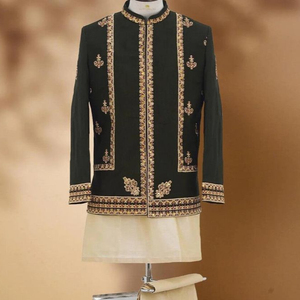 เชอร์วานิผ้ากำมะหยี่ปักลายที่หรูหรา2023อินเทรนด์พร้อมกางเกง Kurta และรองเท้าเข้าชุดสูทแต่งงานไซส์ใหญ่สำหรับปาร์ตี้งานแต่งงาน - Product Image 1