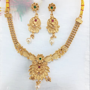 Ensemble de boucles d'oreilles lustre en imitation perle plaqué or gracieux Zircon de mariée sophistiqué pour les mariages cérémonies traditionnelles - Product Image 1