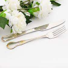 Cubiertos modernos LuxeAura de dos tonos sofisticados plateados y dorados para mesas modernas - Product Image 5