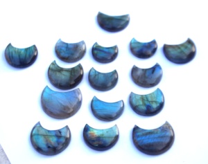 AAA + Haute Qualité Bleu Multi-Feu Labradorite Lune Lisse Coupe Polie Naturel Rose-Couleur Gemme Chaleur Pierres Précieuses Lâches - Product Image 5