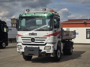 Camion benne basculante Mercedes Actros 1841 4x4 Euro 3 diesel 351-450 CV d'occasion 2005 pour le transport minier et de chantier - Product Image 1