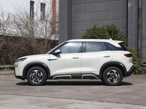 SUV Eléctrico Familiar de Alta Calidad, Transmisión Automática, Rines R17, Exterior Oscuro, Autonomía de 601-700 km, Batería de 50-70 kWh - Product Image 6