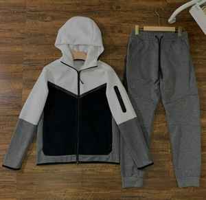 Ensemble de survêtement unisexe de haute qualité personnalisable avec logo personnalisé et design unique, ensemble de jogging - Product Image 1