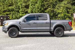 Ford F-150 XLT 4x4 2023, V8 suralimenté, modifications de performance, pack utilitaire pour la benne, à suivre - Product Image 3