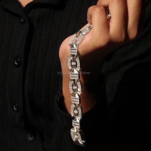 Presentando nuestra llamativa nueva adición 925 pulsera de Hip Hop de plata esterlina que muestra un exquisito diamante brillante de moissanita - Product Image 2