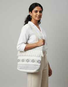 Bolso de Hombro de Moda para Mujer, Hecho a Mano, Ecológico, de Algodón, con Bordado, Cierre de Cremallera, Capacidad 3L+, Craftstages International - Product Image 5