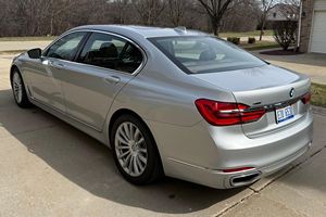 2019 740i xDrive Tubo 6 cylindres AWD - Product Image 3