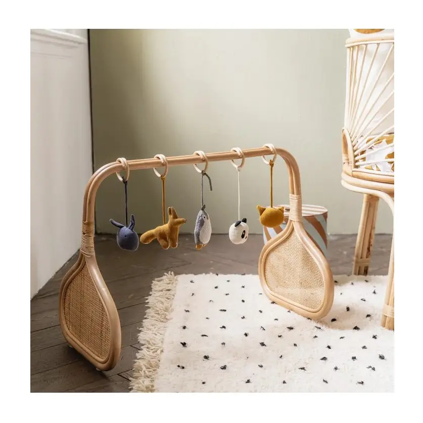 La scelta migliore baby play gym rattan activity mat palestre frame con giocattoli a sonagli in rattan prezzo più basso dal produttore del Vietnam