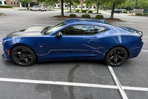 Chevrolet Camaro 1SS Coupé 2020 Usado en Excelentes Condiciones, 21 mil Millas, Transmisión Manual de 6 Velocidades, Motor V8 LT1 de 6.2 Litros, Paquete de Rendimiento SS 1LE Track - Product Image 3