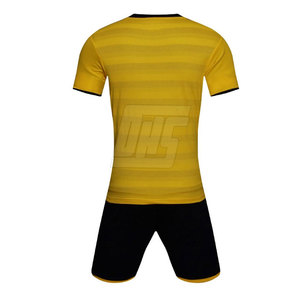 ชุดฟุตบอลคุณภาพดีราคาถูก ชุดฟุตบอลราคาดีที่สุดสำหรับผู้ชาย ชุดฟุตบอลดีไซน์ใหม่ - Product Image 2