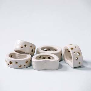 แหวนผ้าเช็ดปากโลหะสีทองคุณภาพดีที่สุดขนาดที่กําหนดเองแหวนผ้าเช็ดปากทองเหลืองแข็งจากผู้ผลิตและผู้จัดจําหน่ายในอินเดีย - Product Image 4