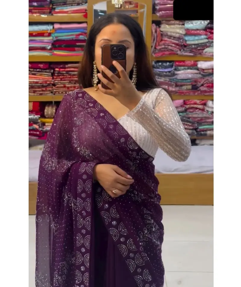 Georgette de imitación pura de Ropa Étnica india con trabajo de piedra Hotpix y Sari de borde de fusión con piezas de blusa de trabajo de secuencia de bordado