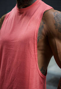 Logo personnalisé en gros 100% coton hommes entraînement été séchage rapide respirant écologique tricoté côtelé rose Stringer débardeurs - Product Image 3