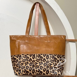 กระเป๋าถือหนังวัวแท้ขนาดใหญ่ดีไซน์หรูหราแฟชั่นขนาดใหญ่มีสไตล์พร้อมกระเป๋าถือน้ำหนักเบาและทนทานพิมพ์ลายเสือดาว - Product Image 1