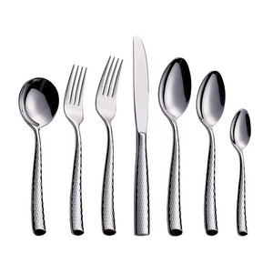 Ensemble de couverts métalliques standard de haute qualité cuillère à la main avec conception de taille personnalisée pour un usage domestique et les mariages - Product Image 6