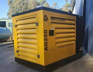 Compresseur à vis rotatif AG250 - 250cfm : Alimenté au diesel, monté sur une plateforme de transport - Product Image 6