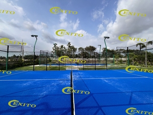 Pista de Pádel Panorámica de Color Personalizado EXITO con Tamaño Ajustable para Adaptarse a las Necesidades de Hoteles, Villas y Centros de Ocio - Product Image 4